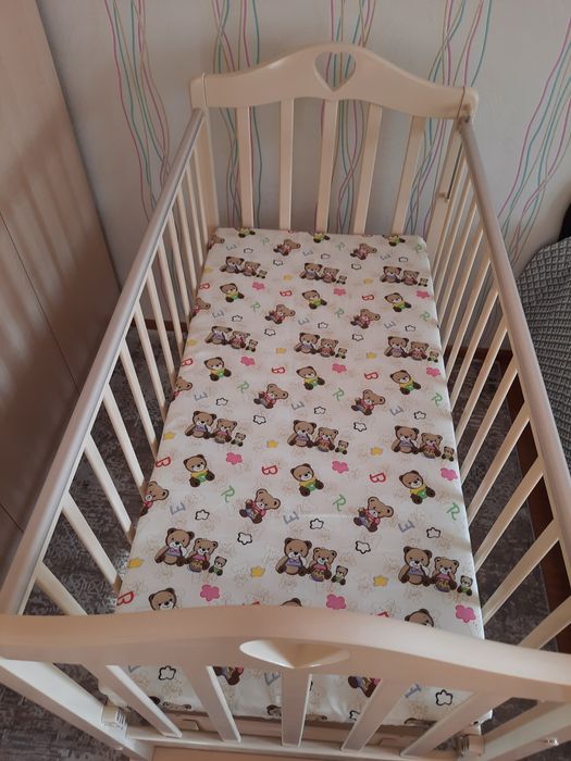 Продам  манеж  с маятником