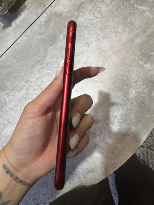 Iphone XR красный