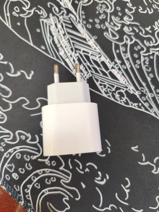 Apple 20W USB-C Fast Charger Original A2347