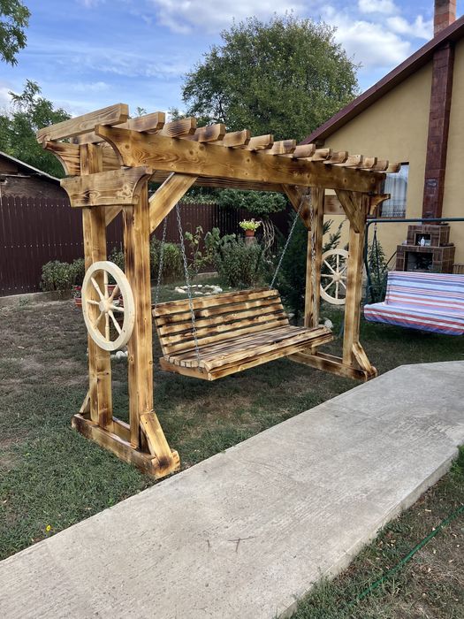 Pergola alba din lemn