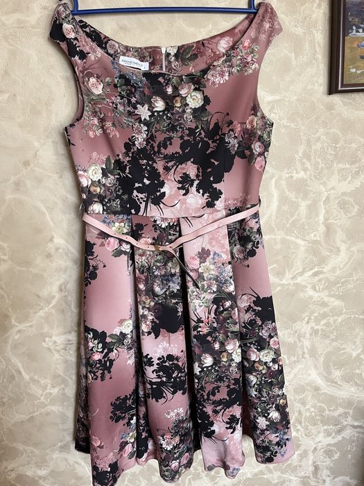 Платье нарядное коктейльное