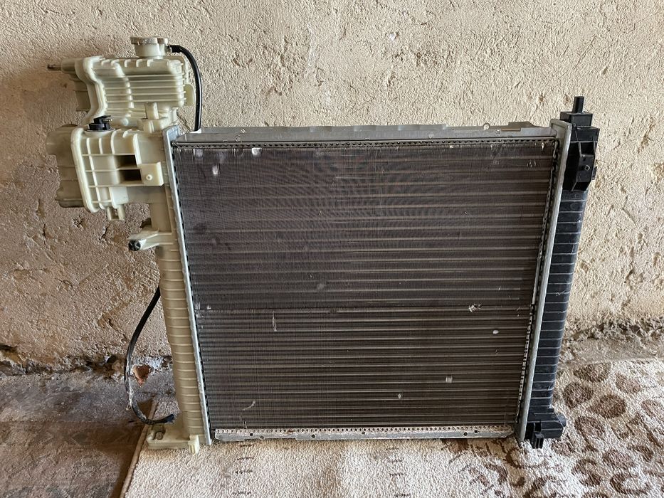 Радиатор Мерцедес Вито