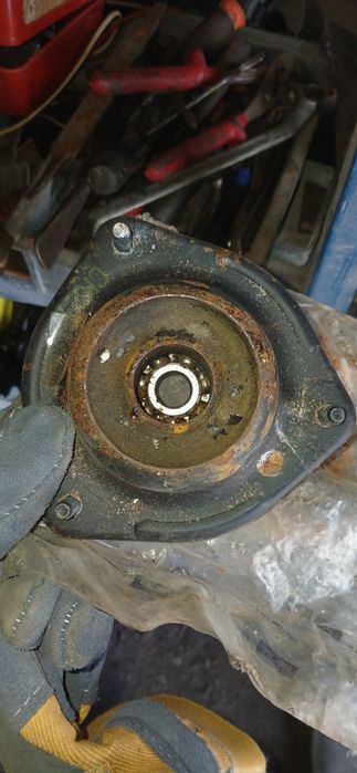 Продам опорный подшибник