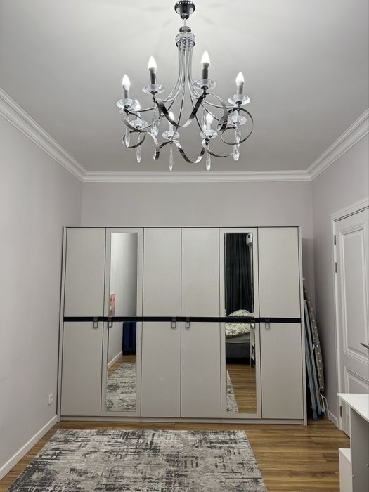 Мебель для спальни (шкаф + 2 комода)