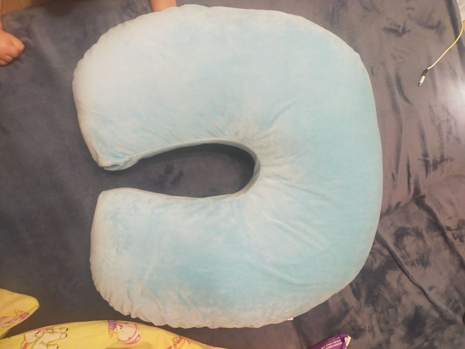 Подушка для кормления малыша