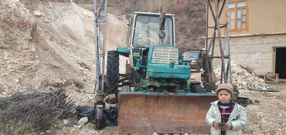 ЮМЗ 6трактор сотилади