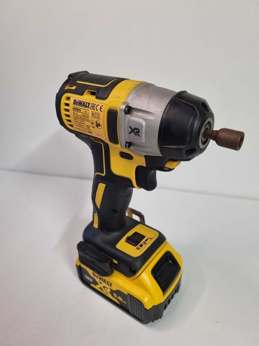 DEWALT DCF895 Masina de insurubat impact BIT 18V