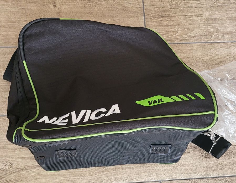 Продавам нова Nevica Ski Bag за ски обувки