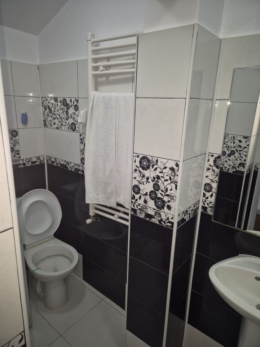 Inchiriem apartament  in regim hotelier . Adjud