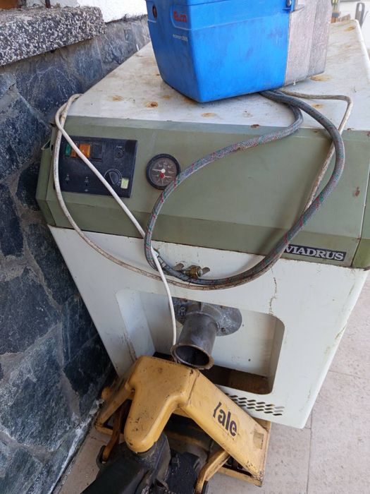 Чугунен нафтов котел