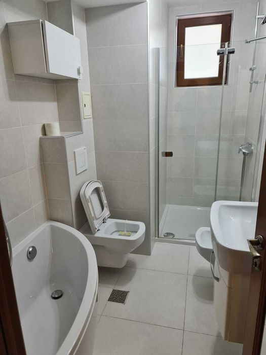 Inchiriez apartament 3camere Precista în bloc nou