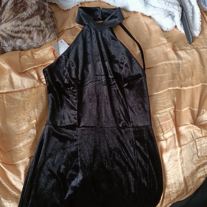 Продам новое платье. размер 44