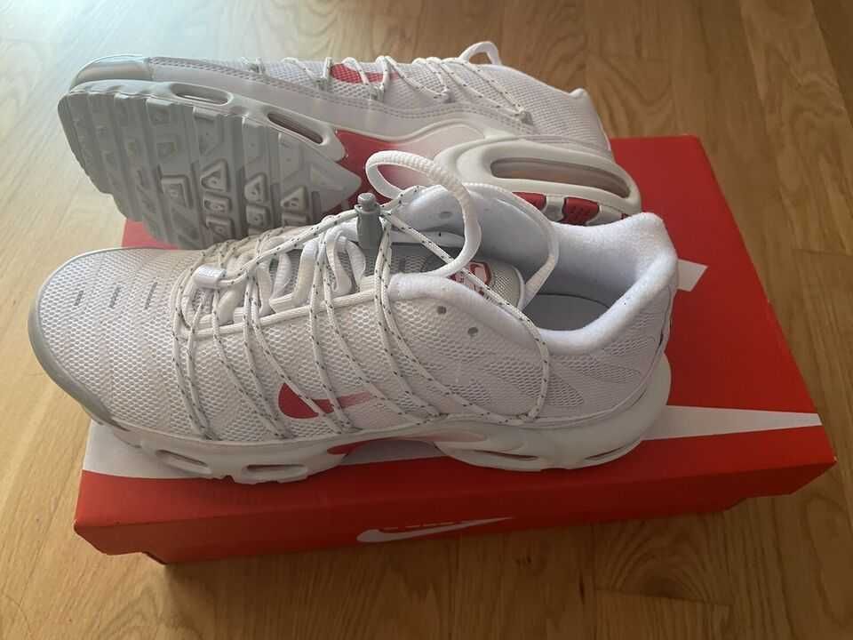 Nike tn white red tick sale