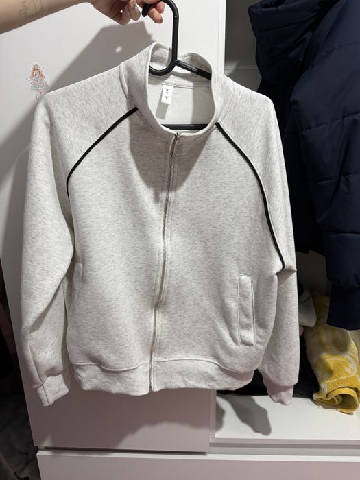 пиджак,кофты продам