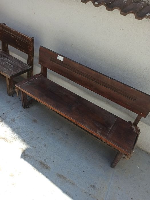 Дървени пейки два вида