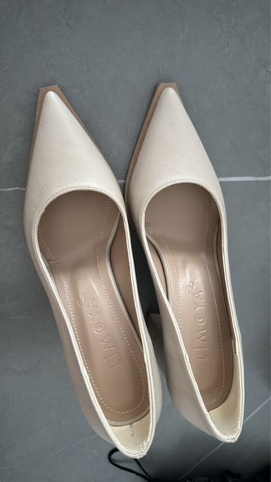Pantofi eleganți nude – mărimea 36 (se potrivesc și la 37)