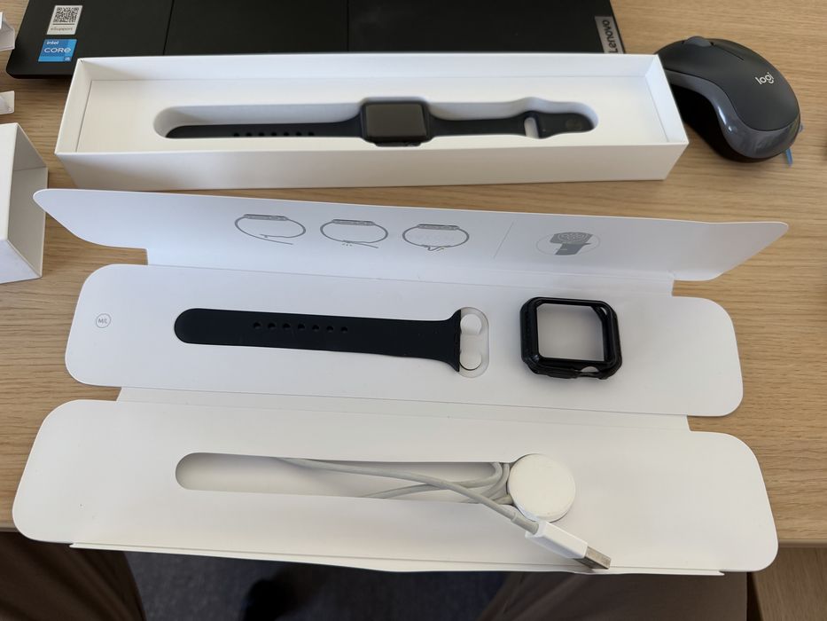 Apple Watch Series 3 38mm Space Gray Aluminum
