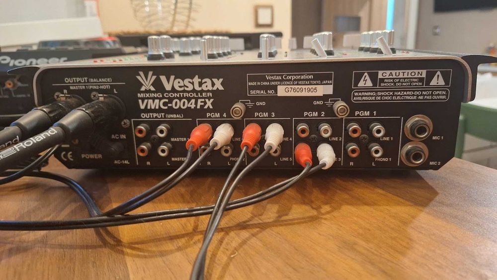 DJ плейъри 2 x CDJ400 и миксер Vestax-004 FX