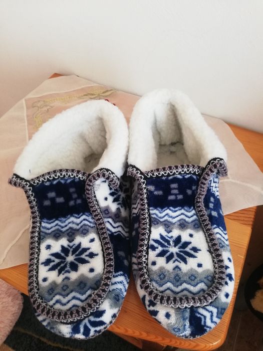 Удобни и топли за зимни пантофки