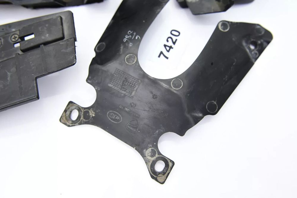 Tava de depozitare a bateriei de plastic Ducati Scrambler 400 800 2016