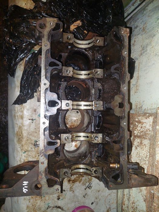 Bloc motor,pistoane,Opel Astra H ,Zafira 1.6 cod 24427722