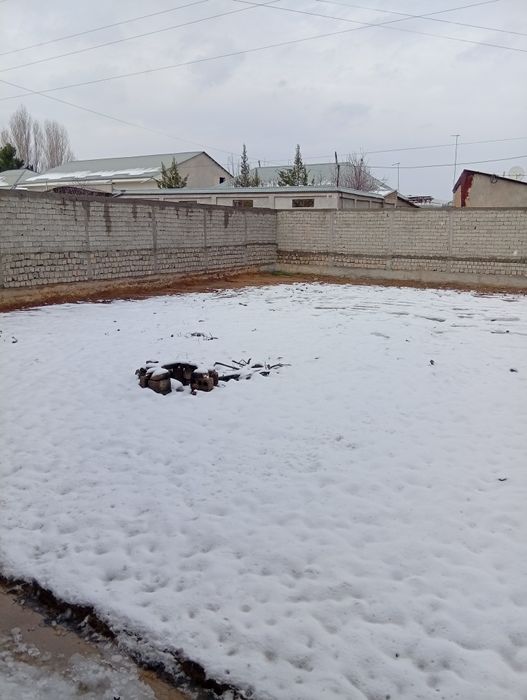 Ховли ер сотилади