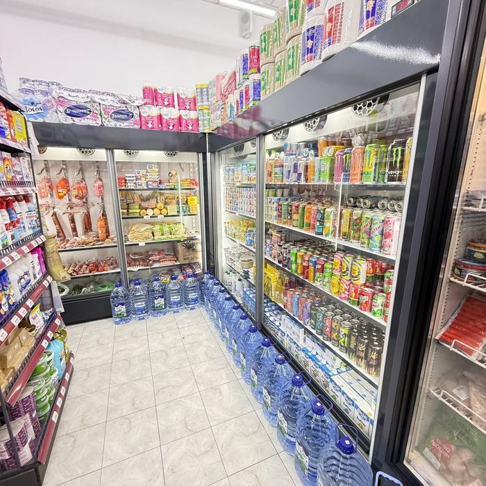 Холодильник витрина продаётся