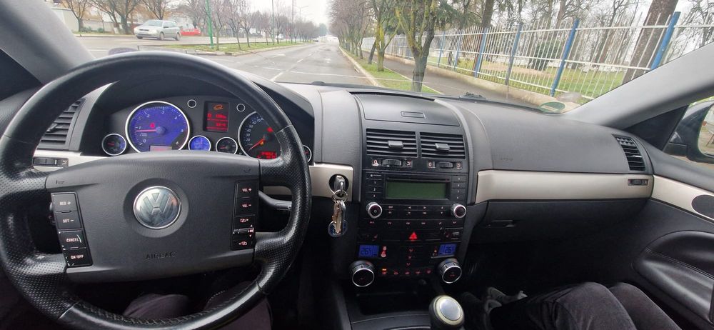 Volkswagen  TOUAREG 2.5TDI