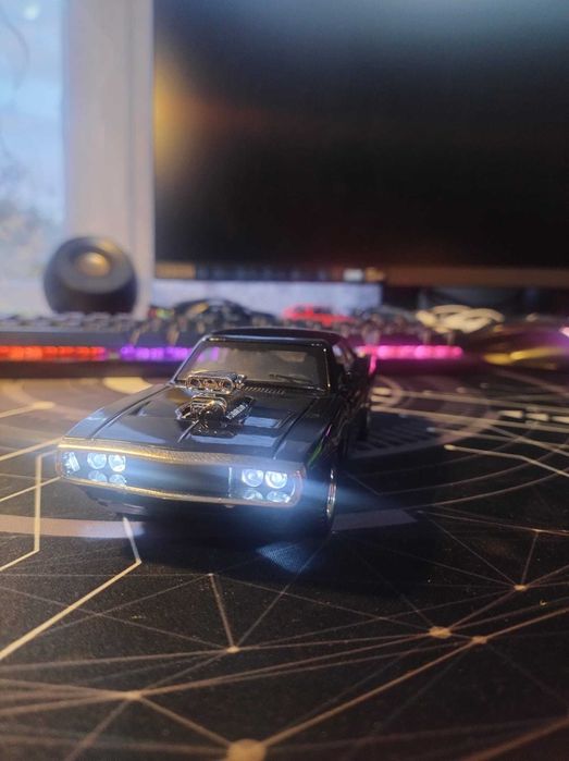 Macheta Dodge Charger scara 1:32