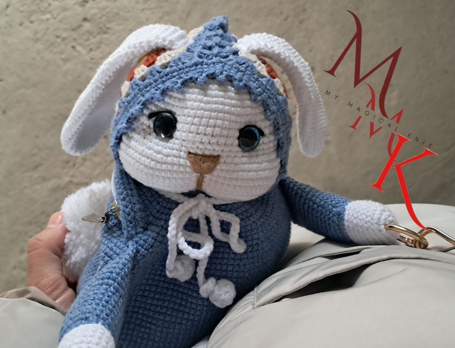 Вязаная сумка с зайчиком (To‘qilgan quyonchali sumka)