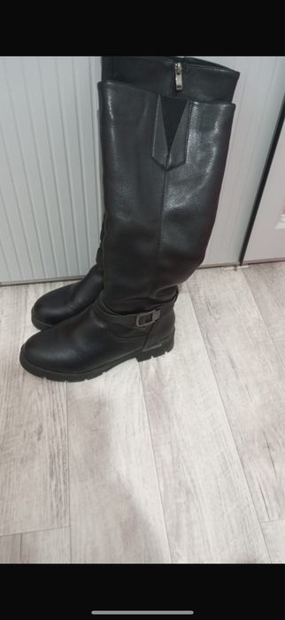Продам женские зимние сапоги