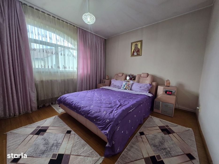 De vanzare-Vila spatioasa cu gradina si foisor-oaza de liniste
