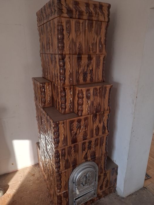 Sobe de teracota cu serpentina.