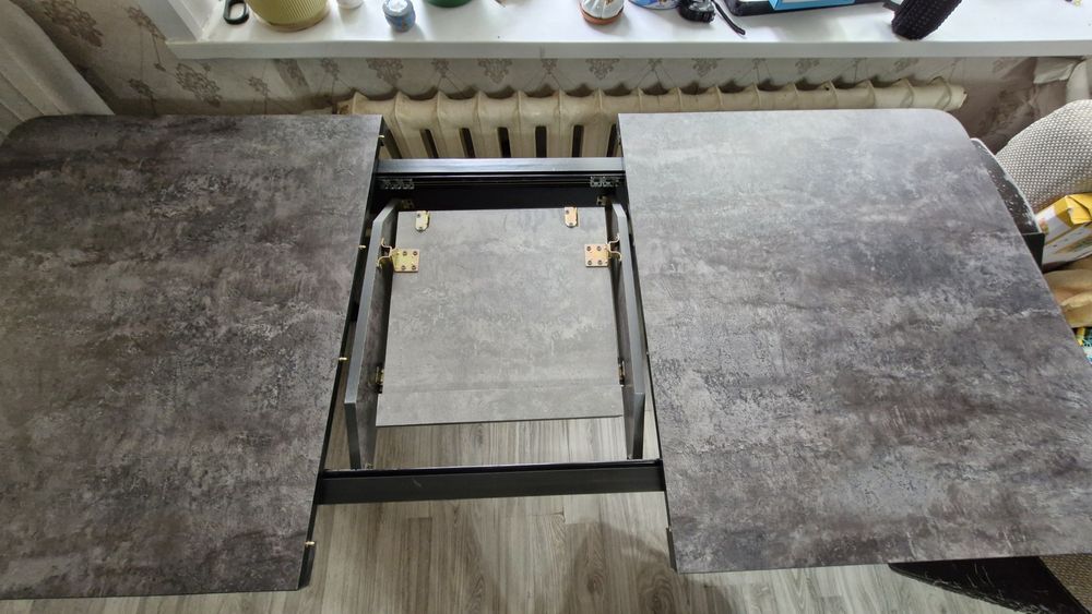 Продам кухонный стол