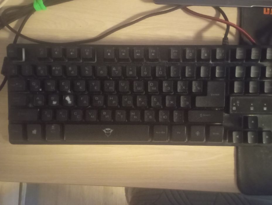 продам клавиатуру Trust GXT 833 Thado