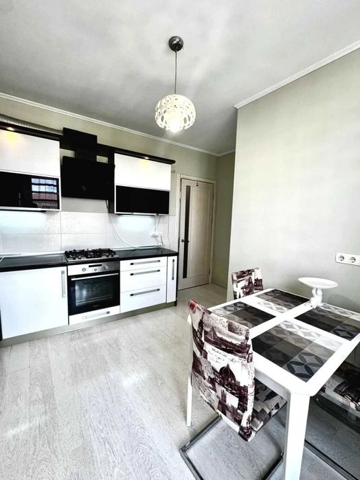 Дава се под наем Двустаен апартамент в София, Център - 56 кв.м за 397.8 € - Снимка #3