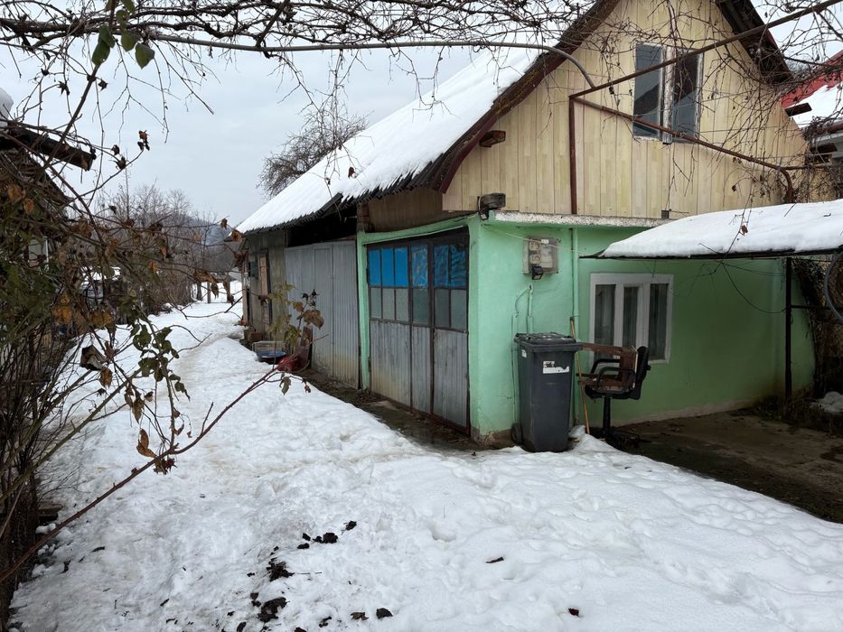 Casa de vanzare cu teren de 18 arii in Sanpetru Almasului