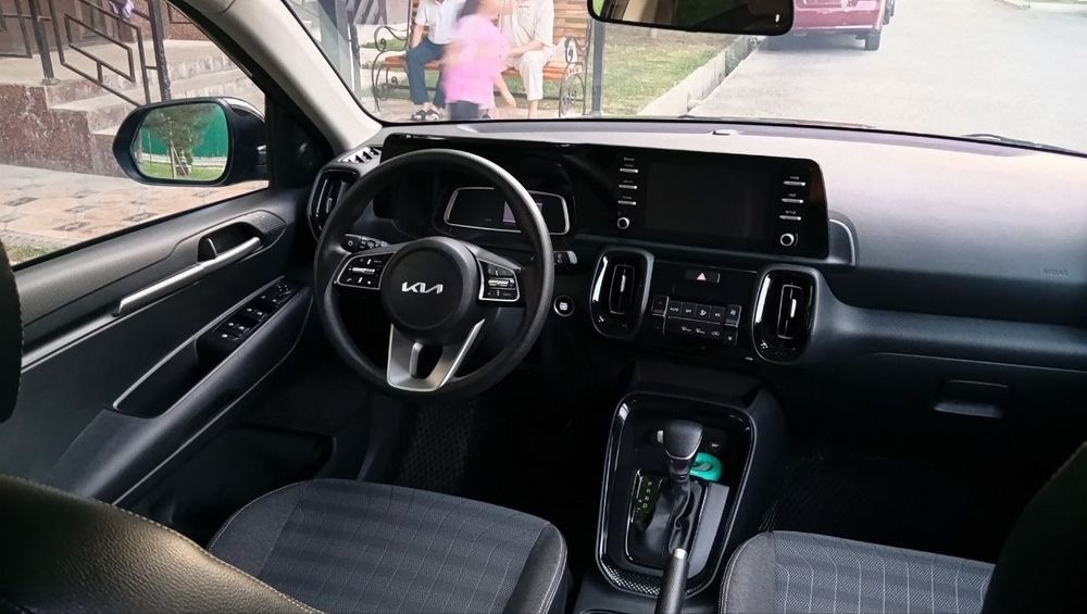 Kia Sonet 2 позиция  2025 й