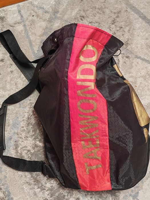 Продам комплект экипировки для тхэквондо