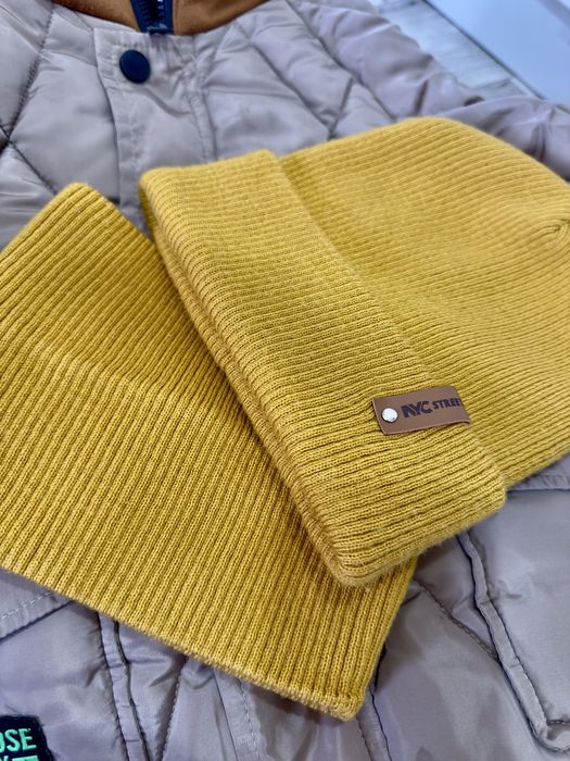 Продам куртку с шапкой и снудом