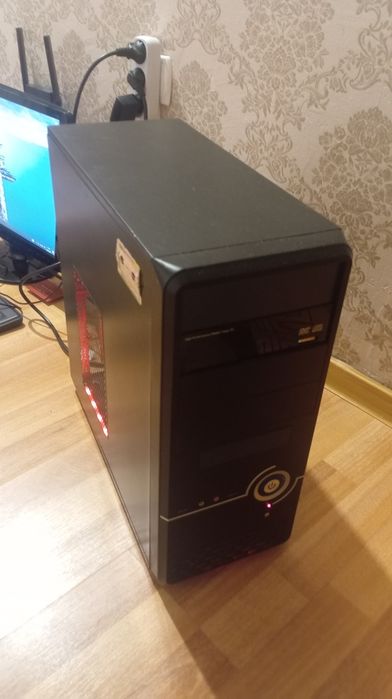 Q9400/Ram4.5Gb/HDD250/Radeon