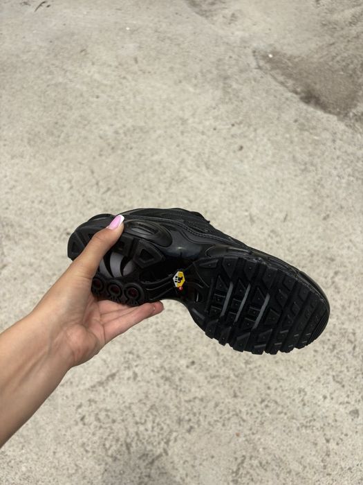 TN  Triple Black