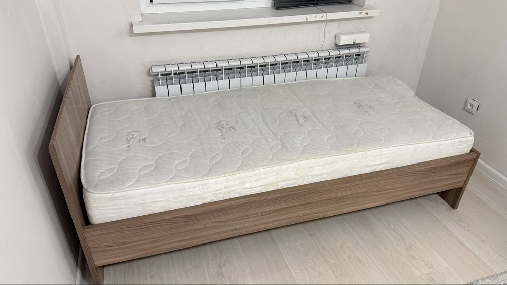 Отдам бесплатно кровать, комод и стол