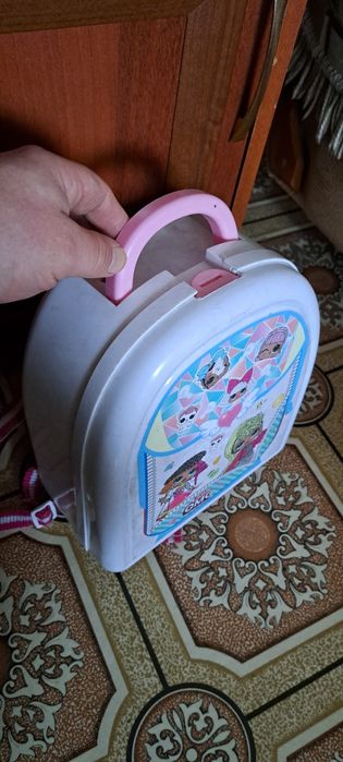 Наборы кукол с рюгзачком.