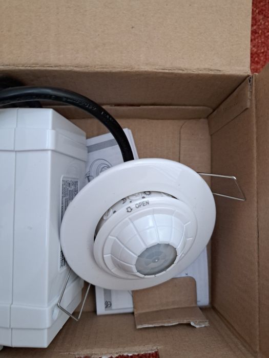 Senzor miscare 220v tavan fals