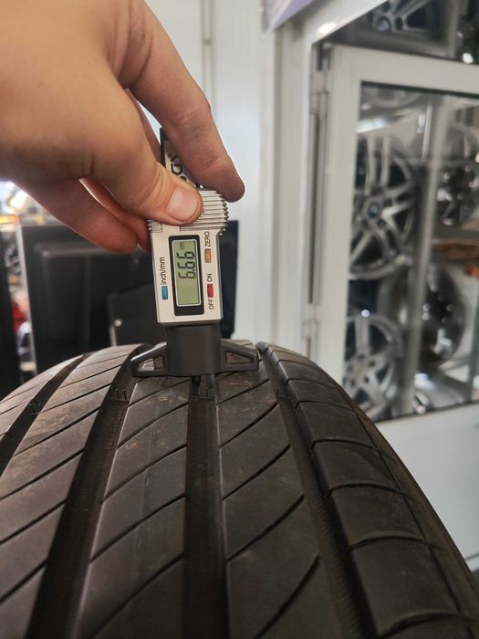 4бр.летни гуми 215/65/17 Michelin