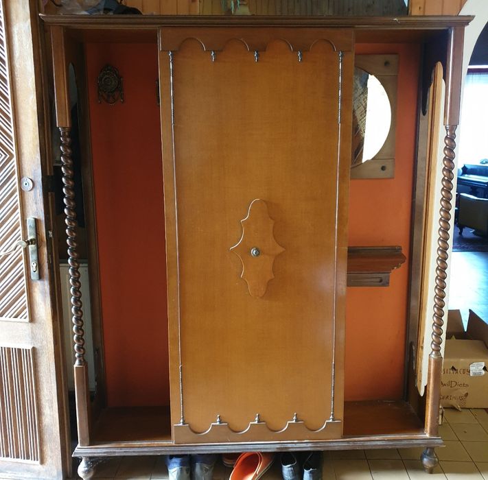 Cuier vintage din lemn