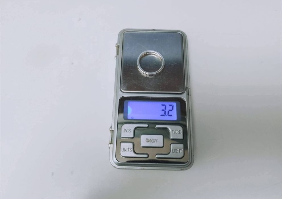 Vechi inel din argint de 925, FZ, cu pietre zirconiu cubic