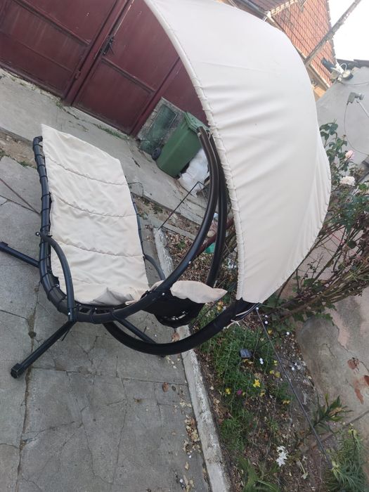 Vând balansoar suspendat de gradina