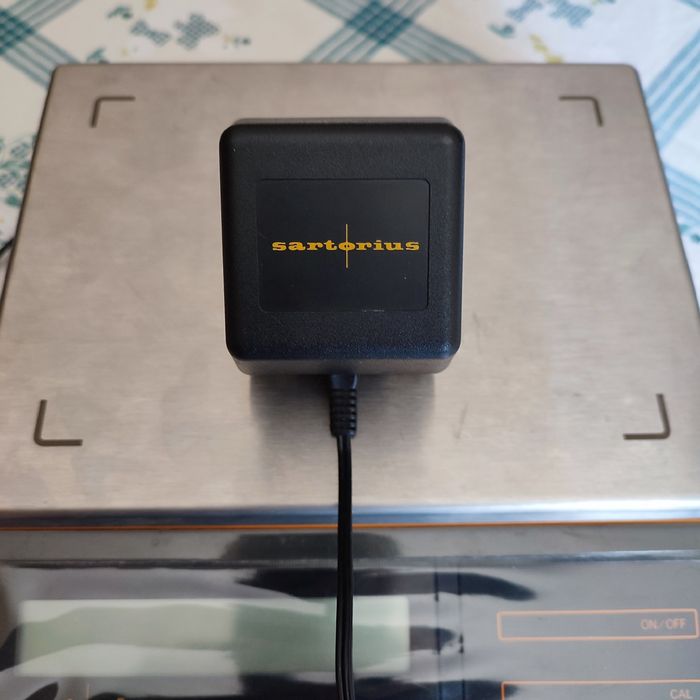 Електронна везна SARTORIUS до 3000 гр